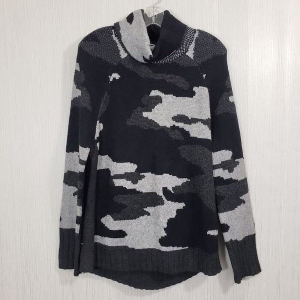 New Directions NWT black & gray camouflage turtleneck long sleeve sweater size L